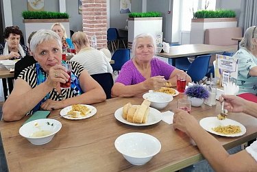 С заботой о старшем поколении